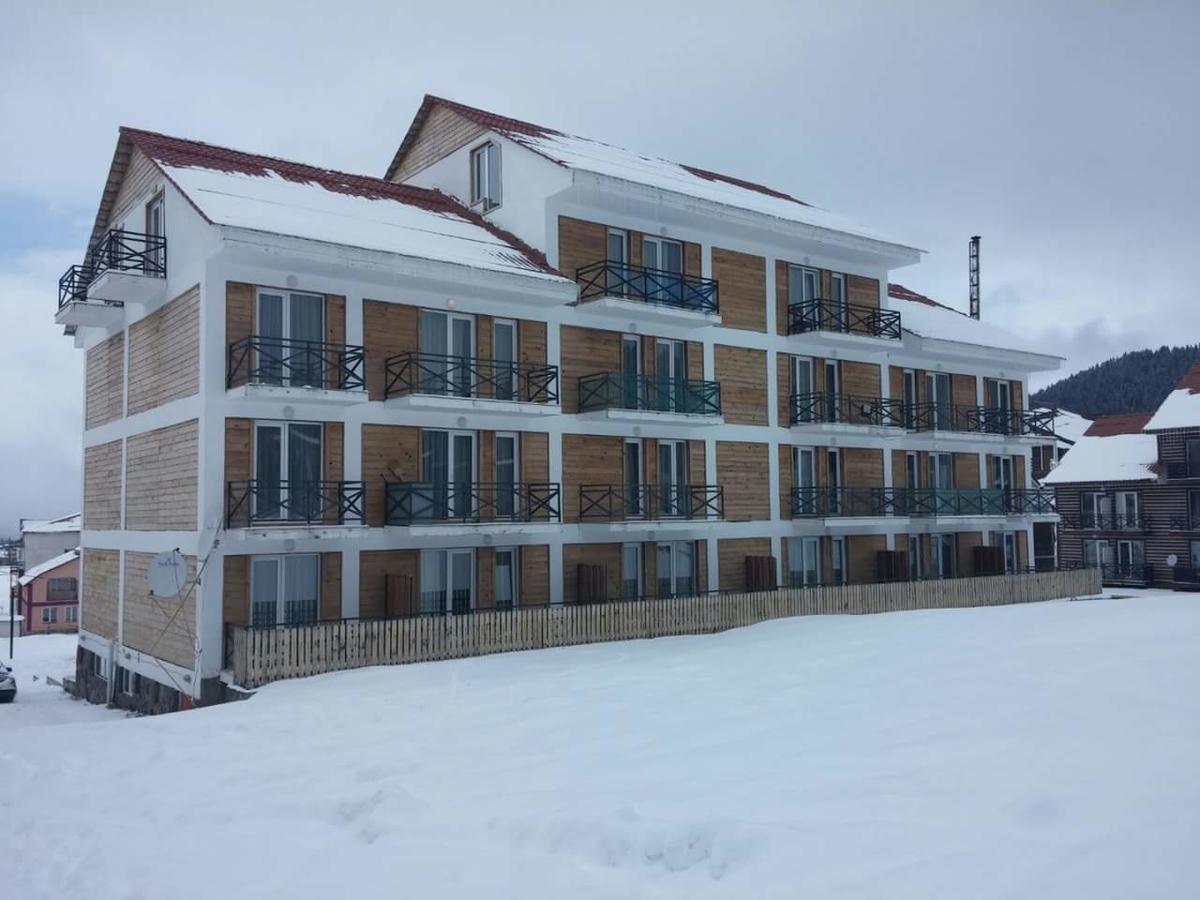 Hotel Mgzavrebi Bakoerjani Buitenkant foto